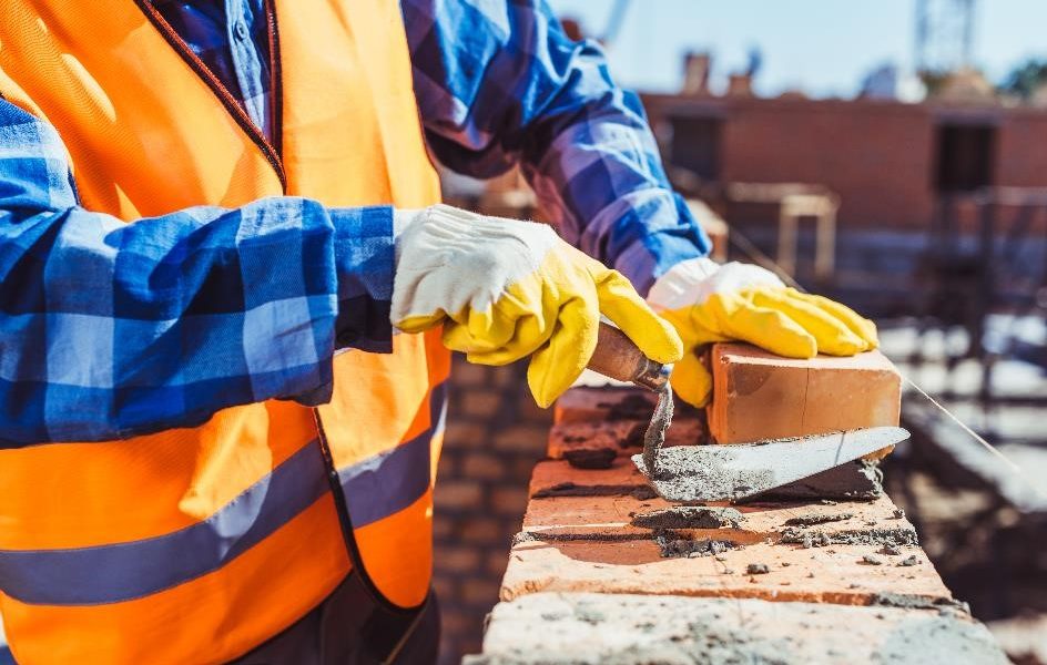 Brak materiałów i fachowców, rosnące ceny_min Brak materiałów i fachowców, rosnące ceny – problemy z budową domu w 2021 roku
